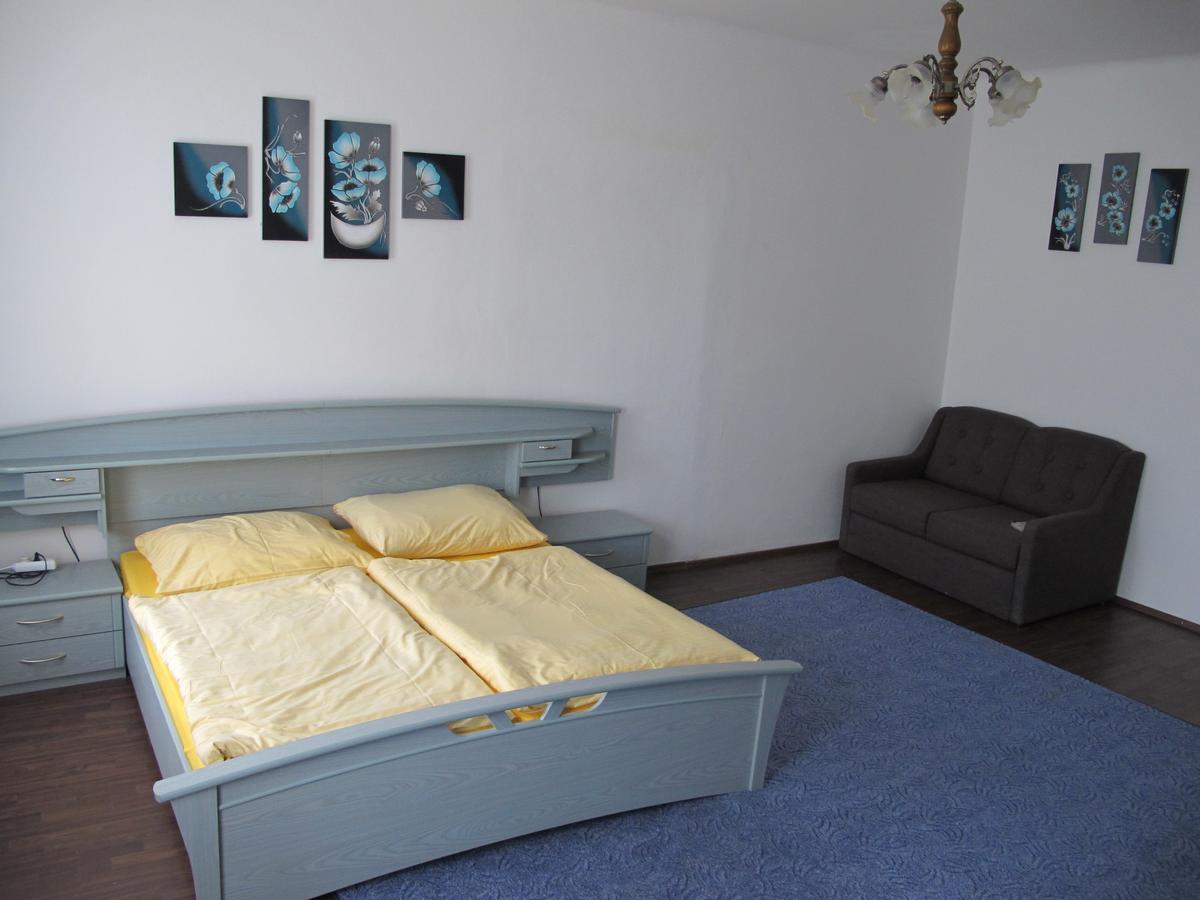 All Seasons Hostel Praag Buitenkant foto