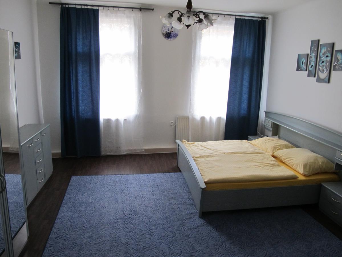 All Seasons Hostel Praag Buitenkant foto